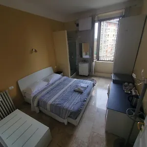 Emmy Hotel Milão