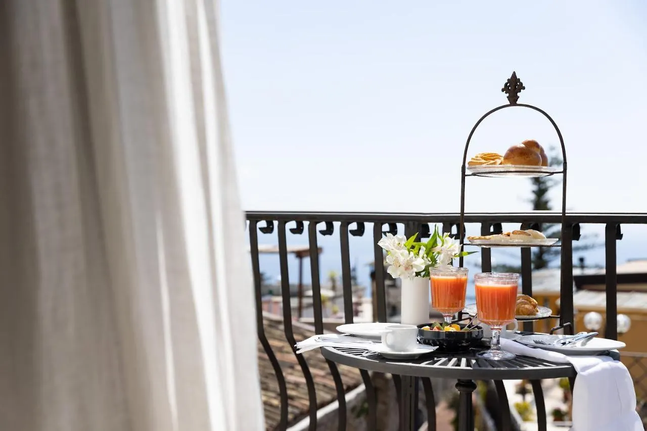 Taodomus Boutique Hotel تاورمينا 3*,