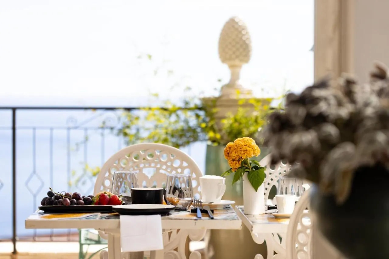Taodomus Boutique Hotel تاورمينا 3*,