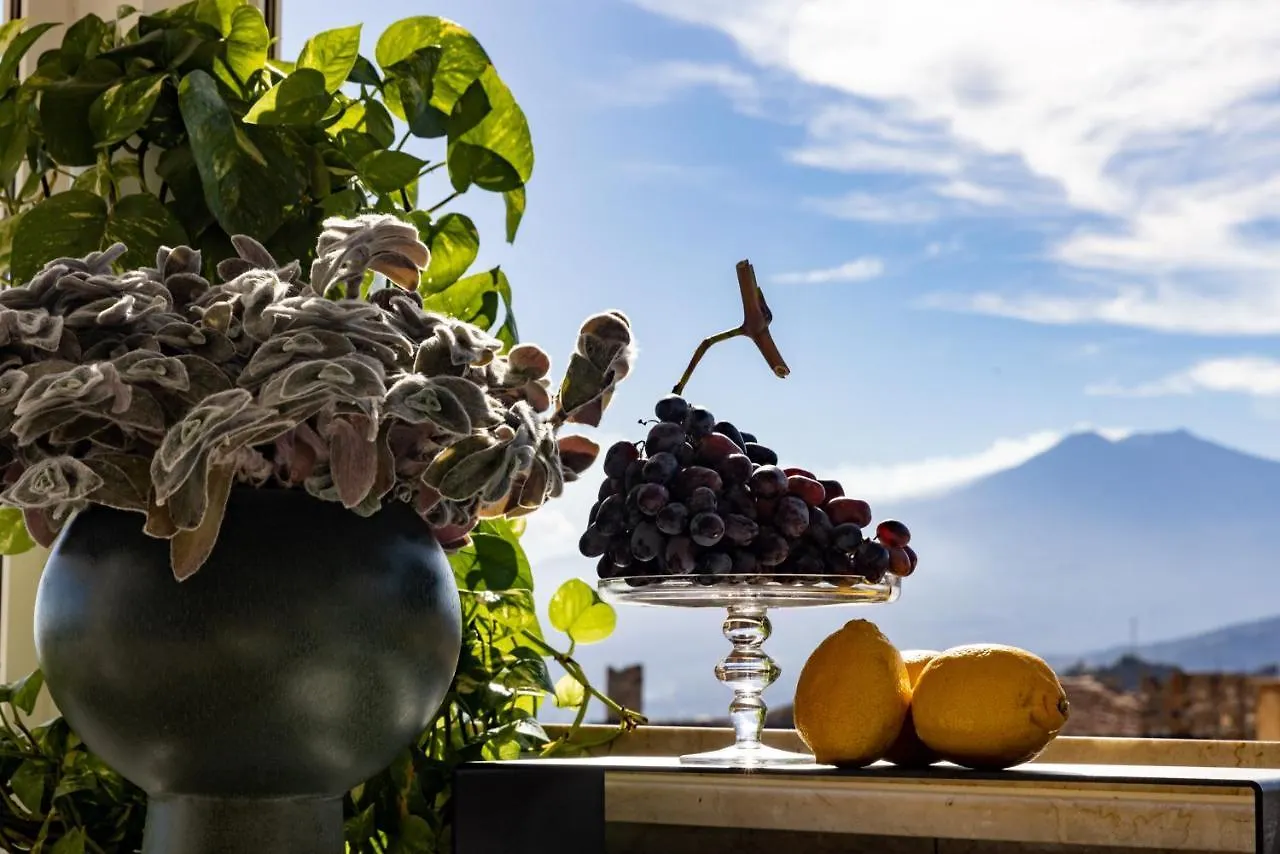 Taodomus Boutique Hotel تاورمينا 3*,