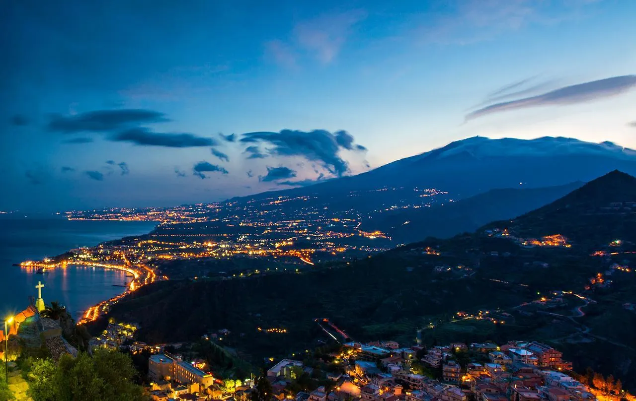 Taodomus Boutique Hotel تاورمينا